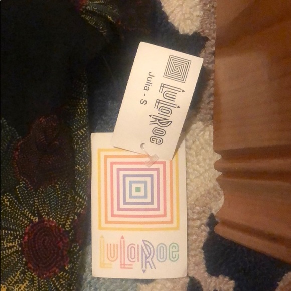 NWT LulaRoe Julia - Picture 3 of 4